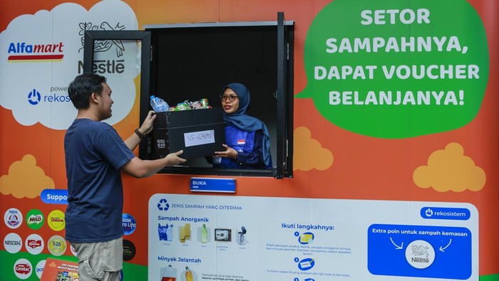 Program Waste Station Ubah Sampah Rumah Tangga Jadi Poin Hadiah untuk Warga