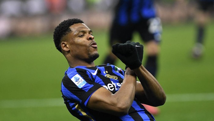 Dumfries Memang Sudah Lama Ingin Tinggalkan Inter