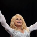 Taylor Swift dan Harry Styles Beri Penghormatan untuk Dolly Parton