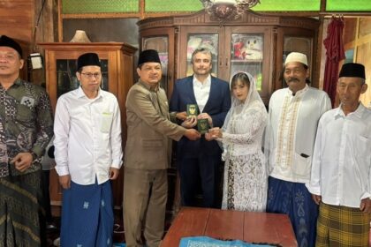 Dua WNA Puji Pelayanan KUA Sedan Usai Menikahi Perempuan Warga Setempat