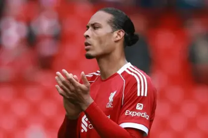 Virgil van Dijk Sebut Kartu Merah Ryan Gravenberch Jadi Titik Balik Pertandingan